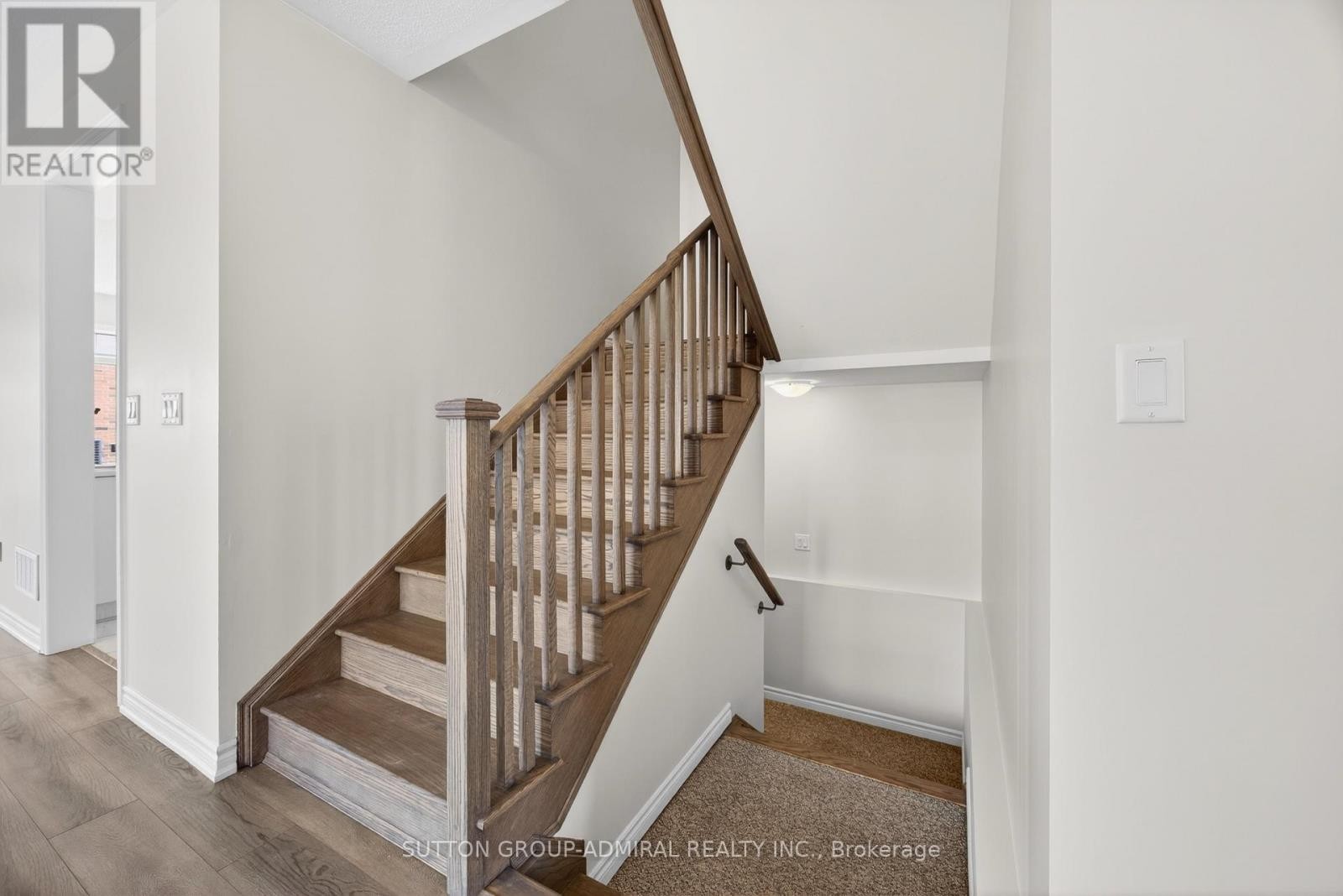 












2237 GRAINGER LOOP

,
Innisfil,




Ontario
L9S0N1

