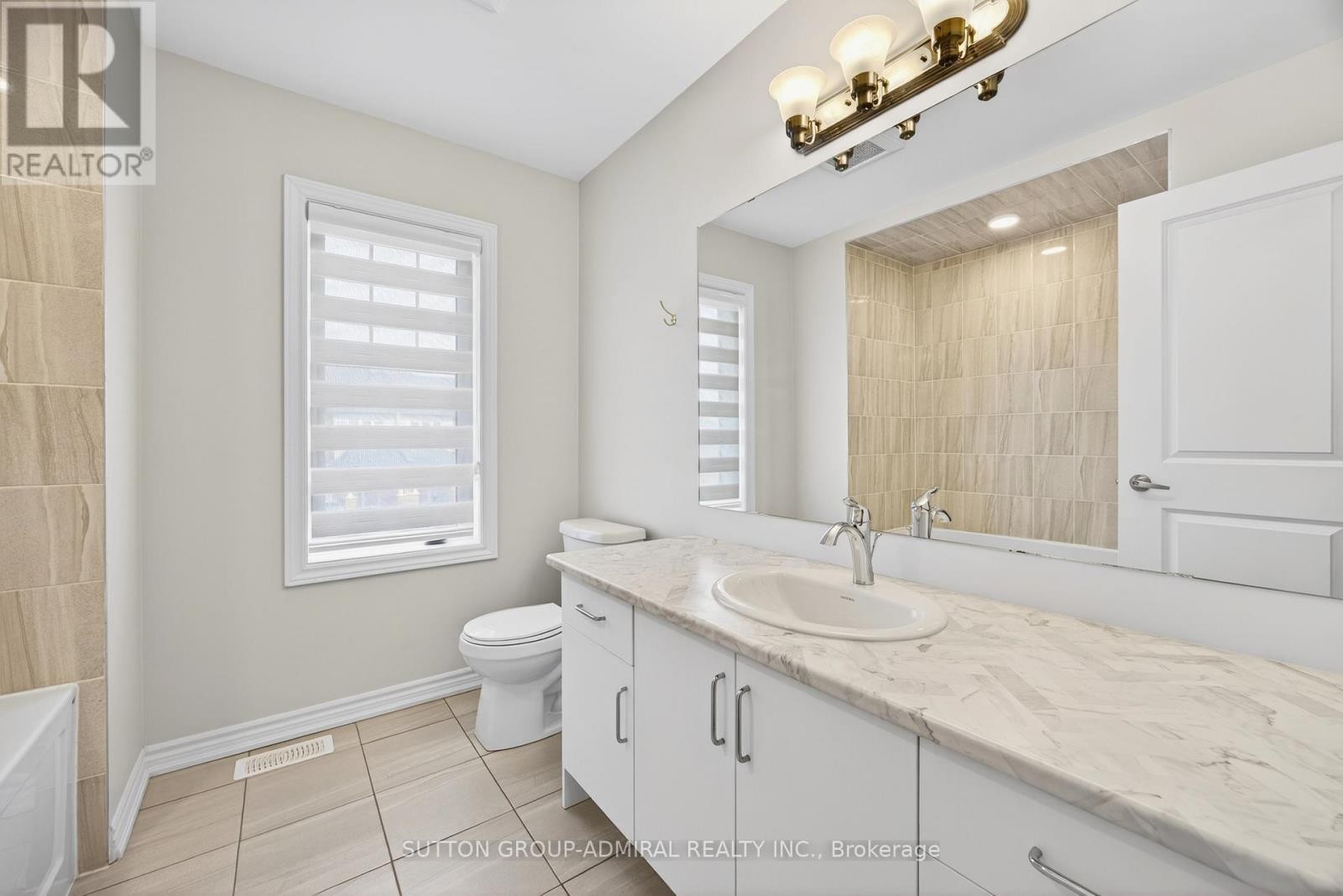 












2237 GRAINGER LOOP

,
Innisfil,




Ontario
L9S0N1

