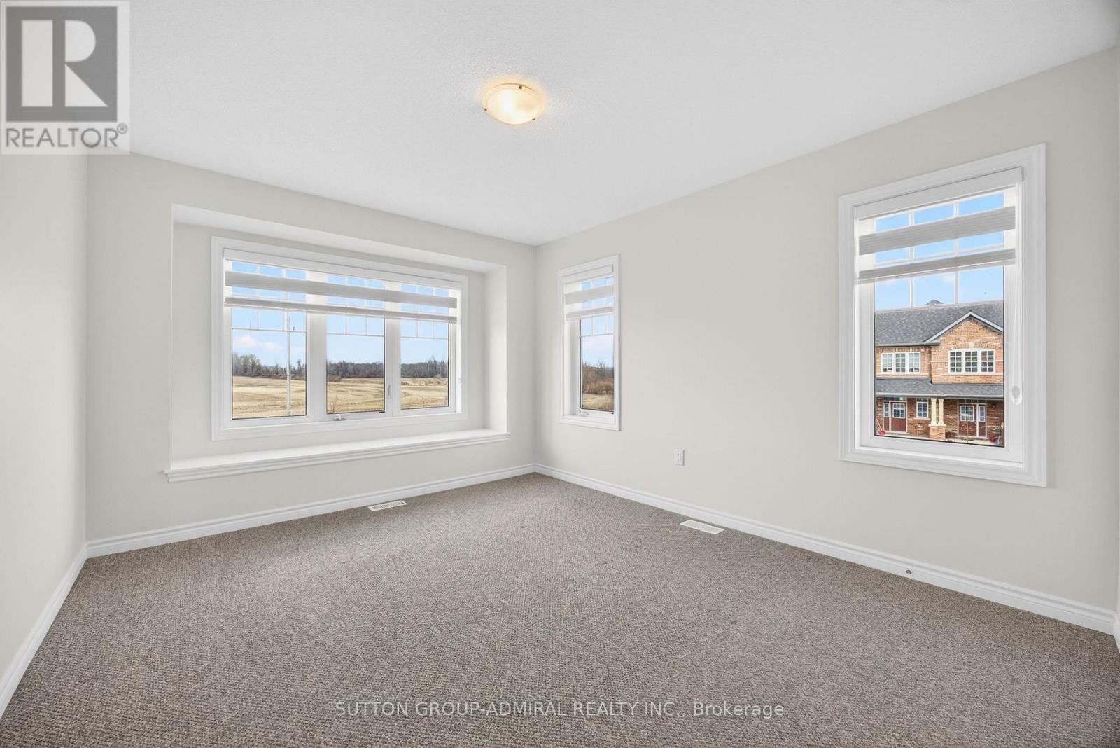 












2237 GRAINGER LOOP

,
Innisfil,




Ontario
L9S0N1

