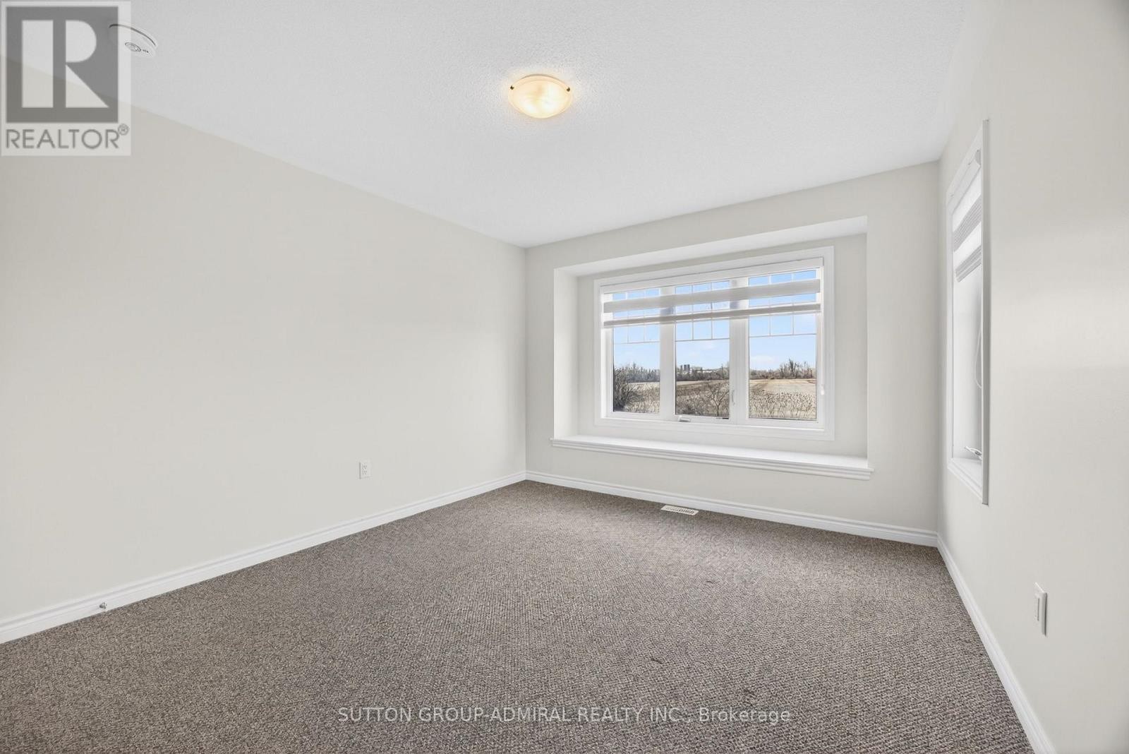 












2237 GRAINGER LOOP

,
Innisfil,




Ontario
L9S0N1

