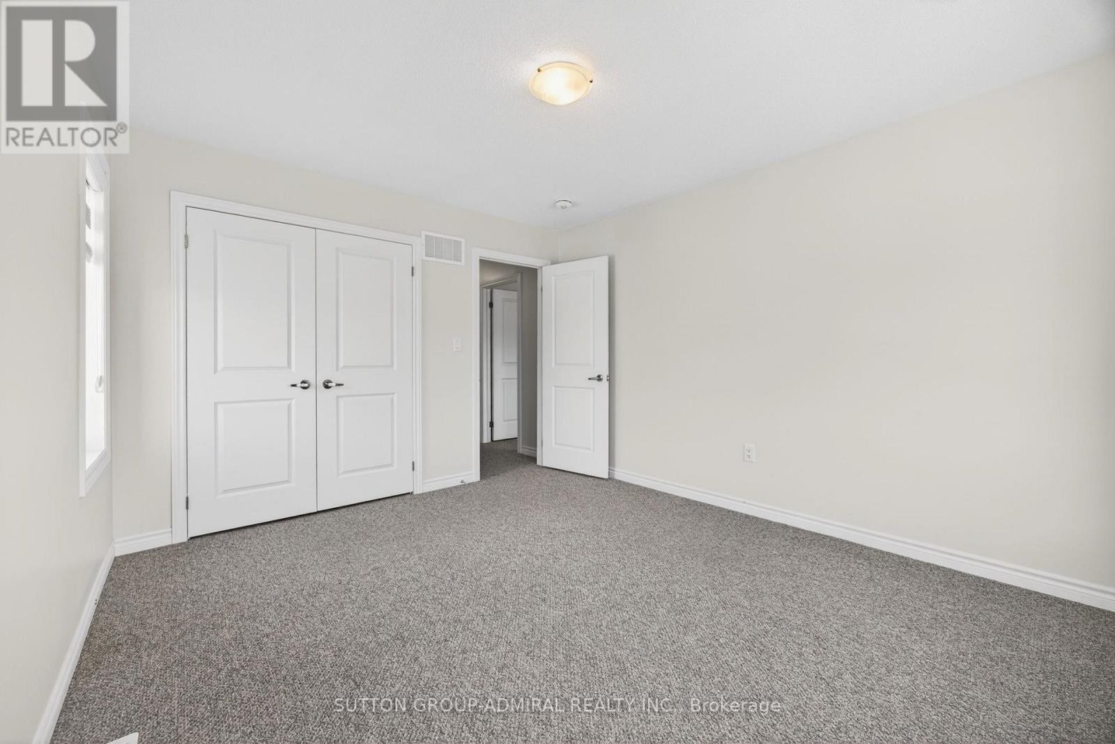 












2237 GRAINGER LOOP

,
Innisfil,




Ontario
L9S0N1

