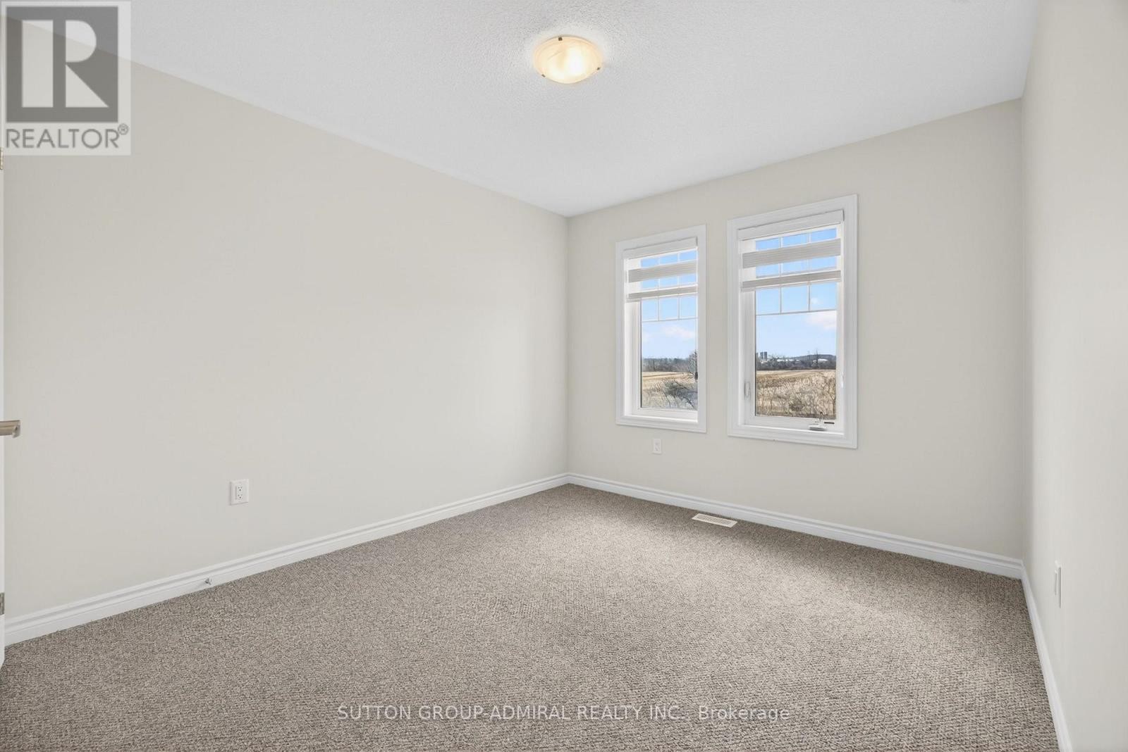 












2237 GRAINGER LOOP

,
Innisfil,




Ontario
L9S0N1

