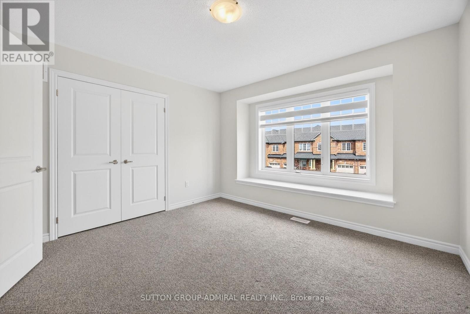 












2237 GRAINGER LOOP

,
Innisfil,




Ontario
L9S0N1

