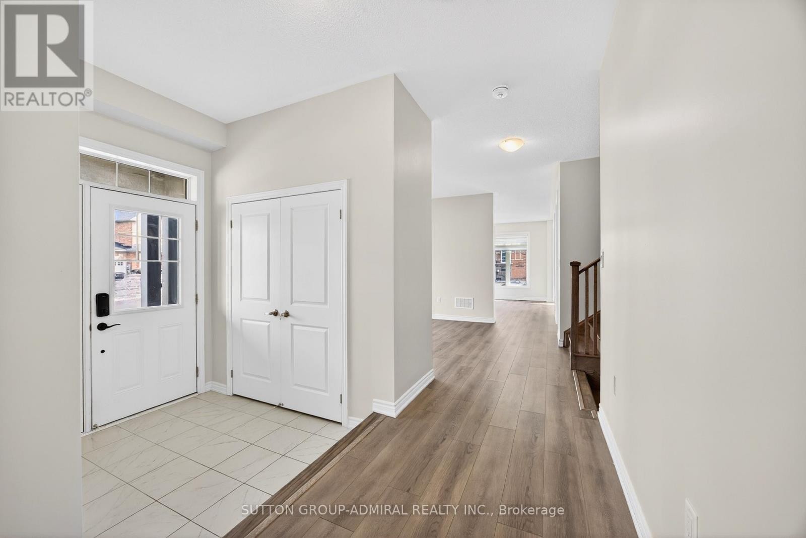 












2237 GRAINGER LOOP

,
Innisfil,




Ontario
L9S0N1

