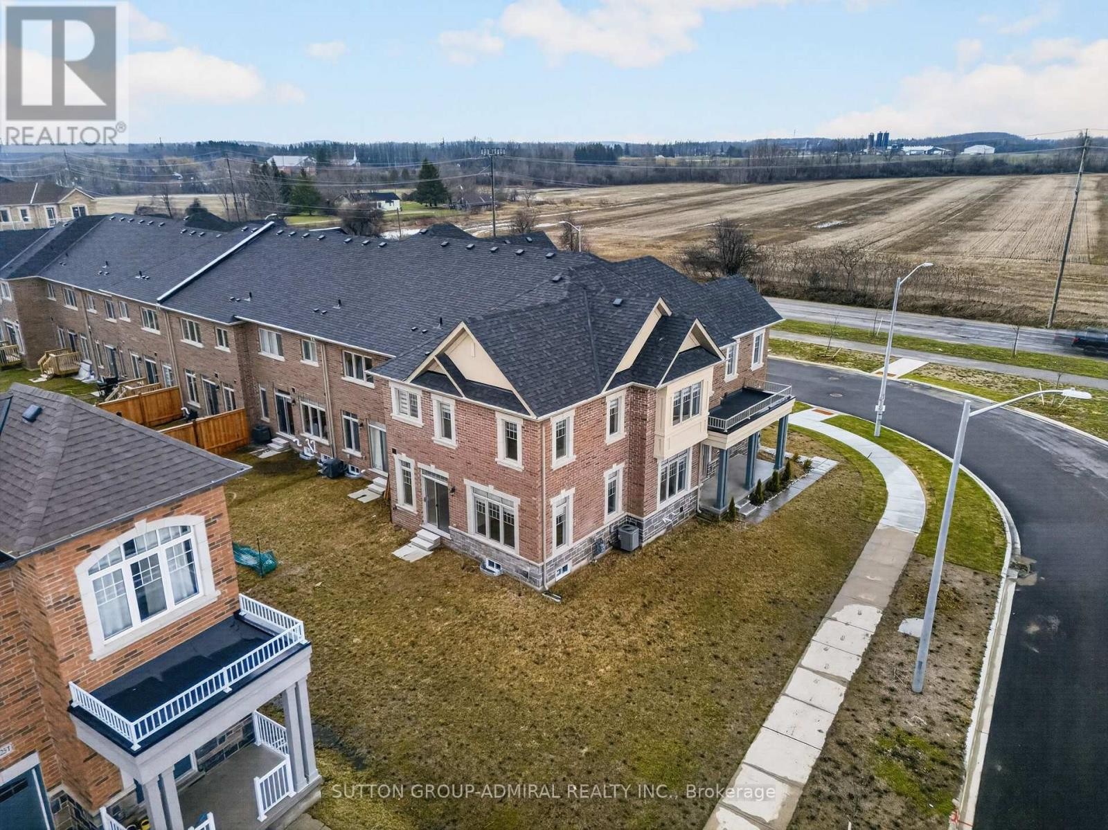 












2237 GRAINGER LOOP

,
Innisfil,




Ontario
L9S0N1

