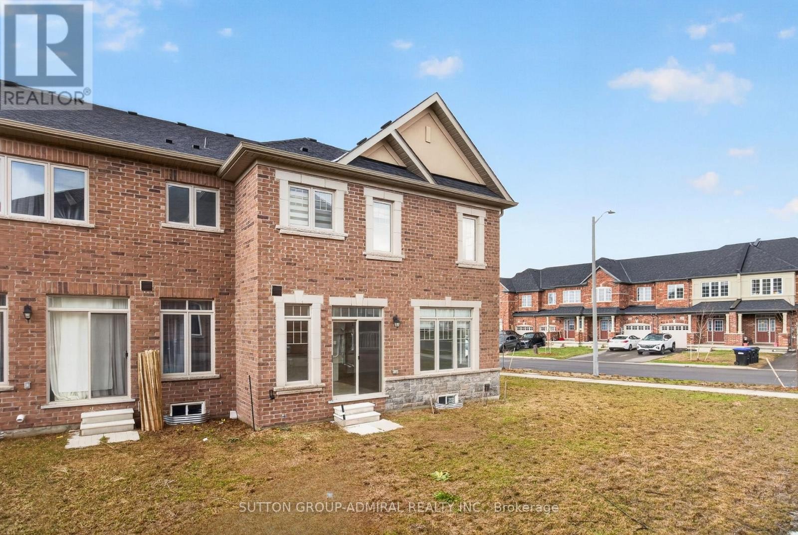 












2237 GRAINGER LOOP

,
Innisfil,




Ontario
L9S0N1

