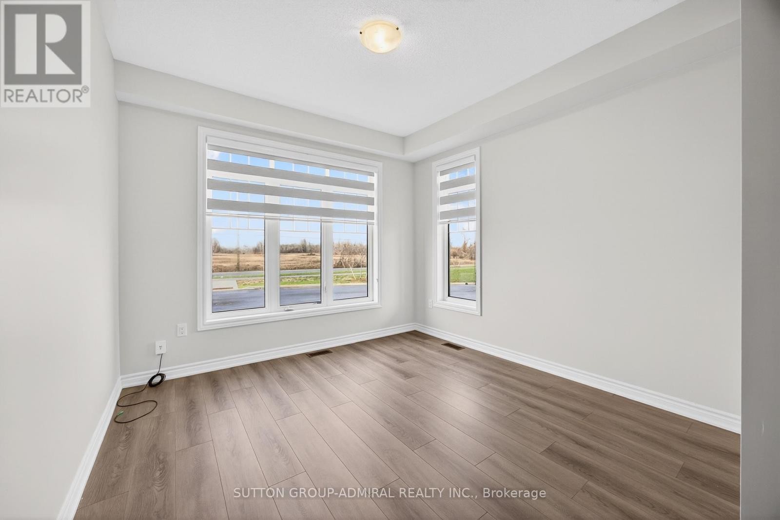 












2237 GRAINGER LOOP

,
Innisfil,




Ontario
L9S0N1


