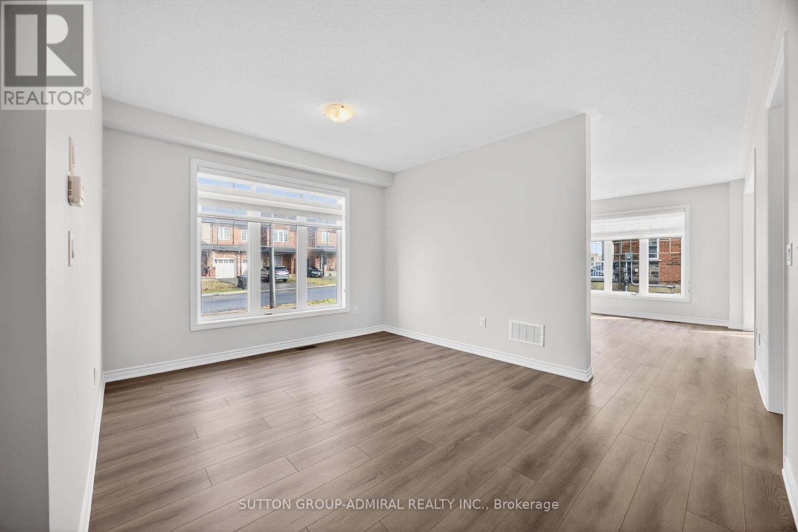 












2237 GRAINGER LOOP

,
Innisfil,




Ontario
L9S0N1

