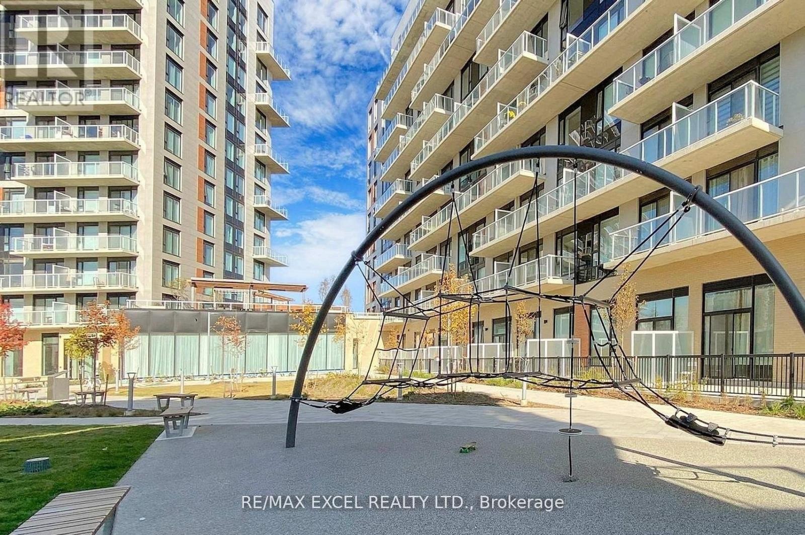 












407 - 6 DAVID EYER ROAD E

,
Richmond Hill,




Ontario
L4S0N5

