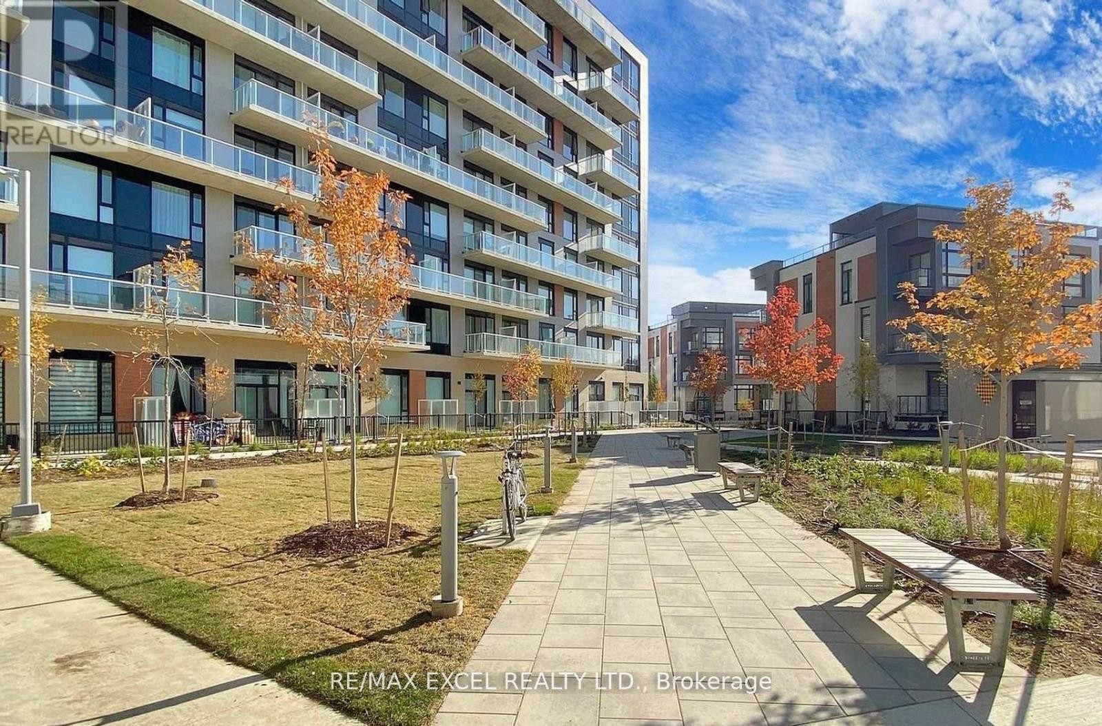 












407 - 6 DAVID EYER ROAD E

,
Richmond Hill,




Ontario
L4S0N5


