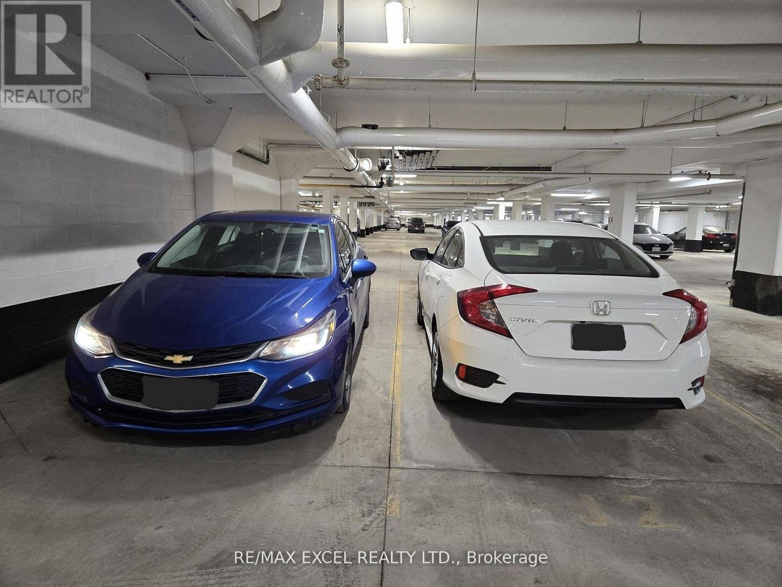 












407 - 6 DAVID EYER ROAD E

,
Richmond Hill,




Ontario
L4S0N5

