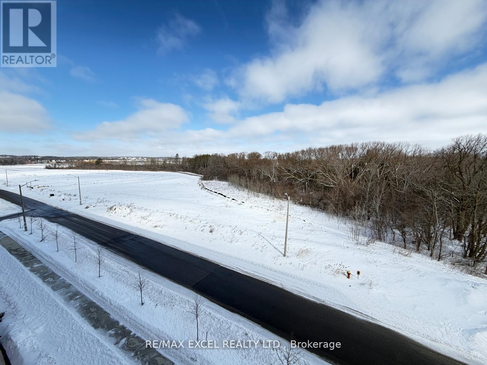 












407 - 6 DAVID EYER ROAD E

,
Richmond Hill,




Ontario
L4S0N5


