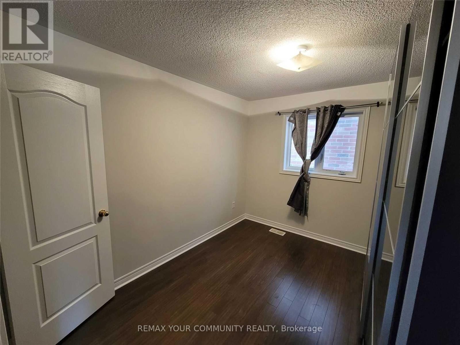 












5 BELLCROFT LANE

,
Markham (Cornell),




Ontario
L6B0N7

