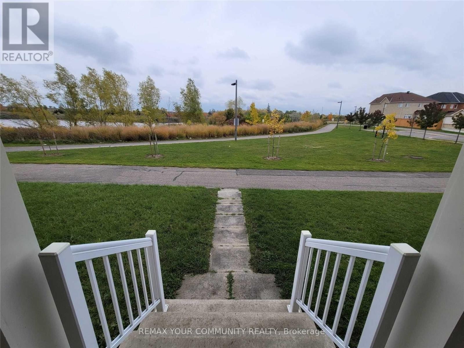 












5 BELLCROFT LANE

,
Markham (Cornell),




Ontario
L6B0N7

