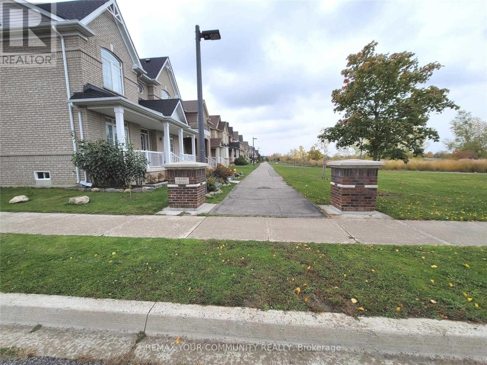 












5 BELLCROFT LANE

,
Markham (Cornell),




Ontario
L6B0N7

