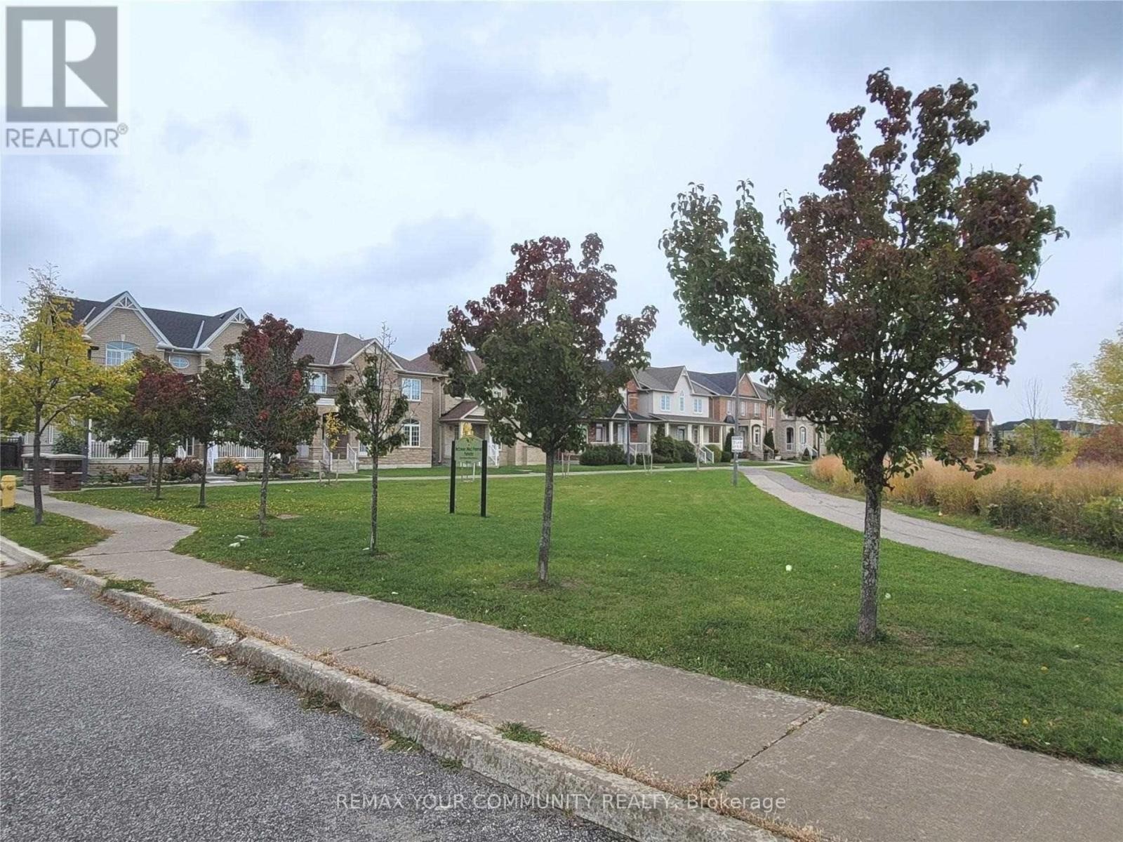 












5 BELLCROFT LANE

,
Markham (Cornell),




Ontario
L6B0N7

