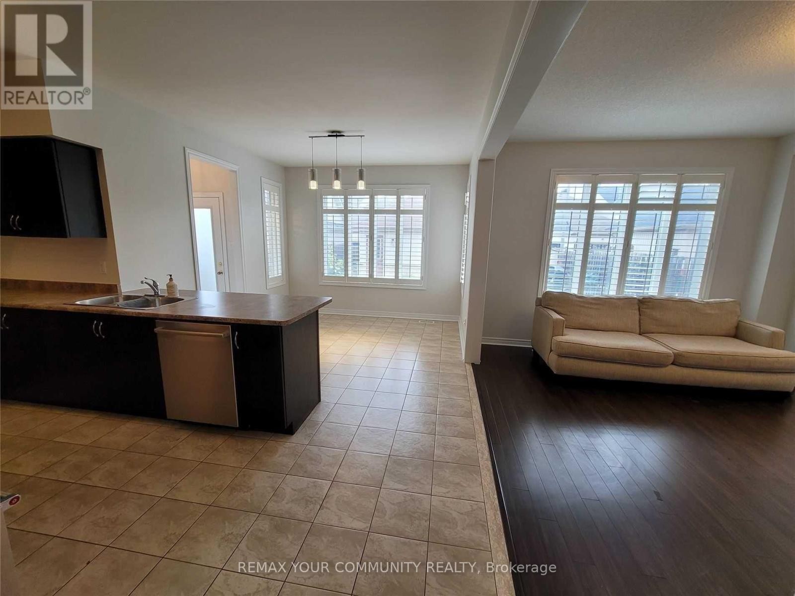 












5 BELLCROFT LANE

,
Markham (Cornell),




Ontario
L6B0N7

