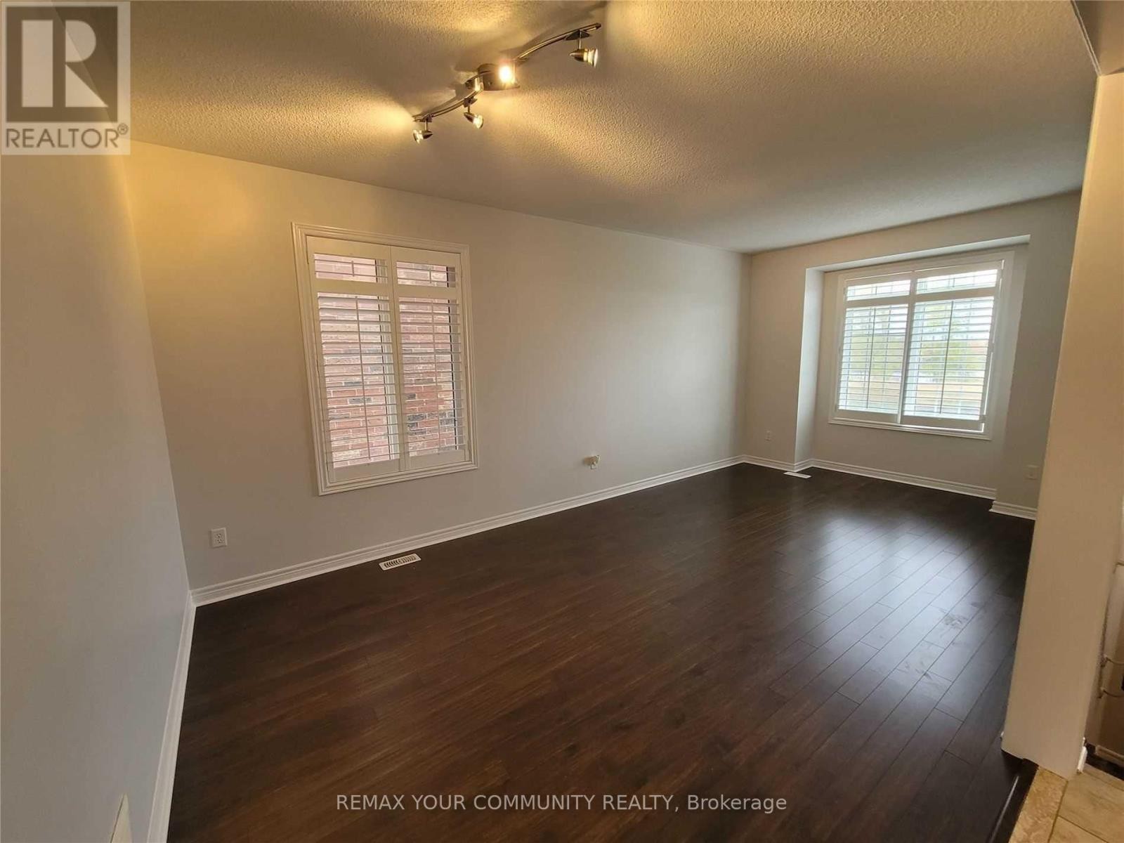 












5 BELLCROFT LANE

,
Markham (Cornell),




Ontario
L6B0N7

