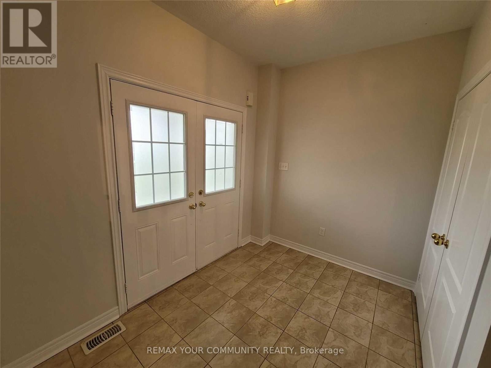 












5 BELLCROFT LANE

,
Markham (Cornell),




Ontario
L6B0N7

