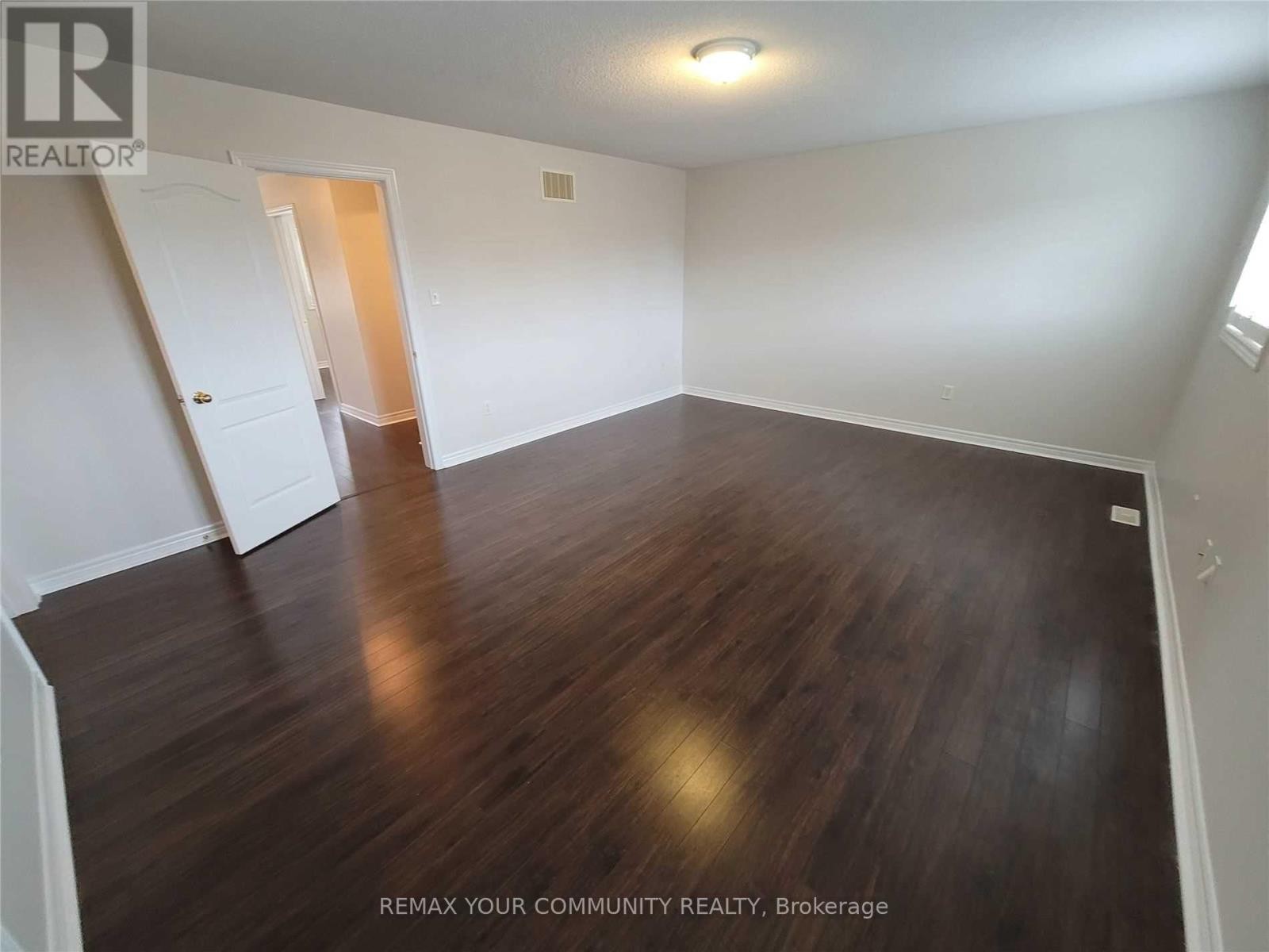 












5 BELLCROFT LANE

,
Markham (Cornell),




Ontario
L6B0N7

