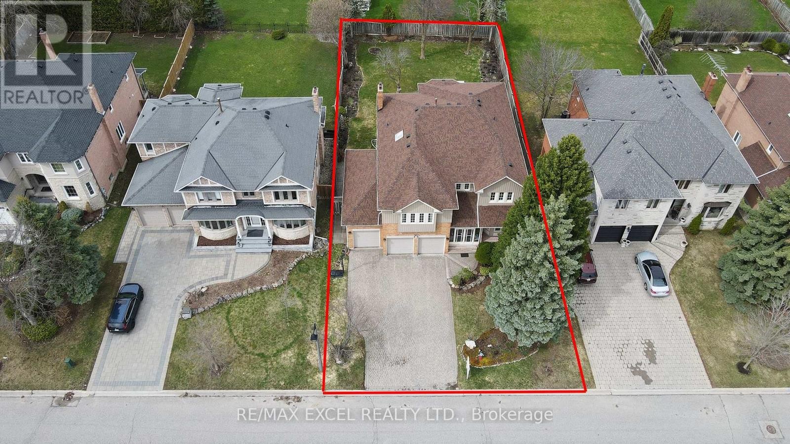 












10 BROOKSHILL CRESCENT

,
Richmond Hill (Bayview Hill),




Ontario
L4B3J1

