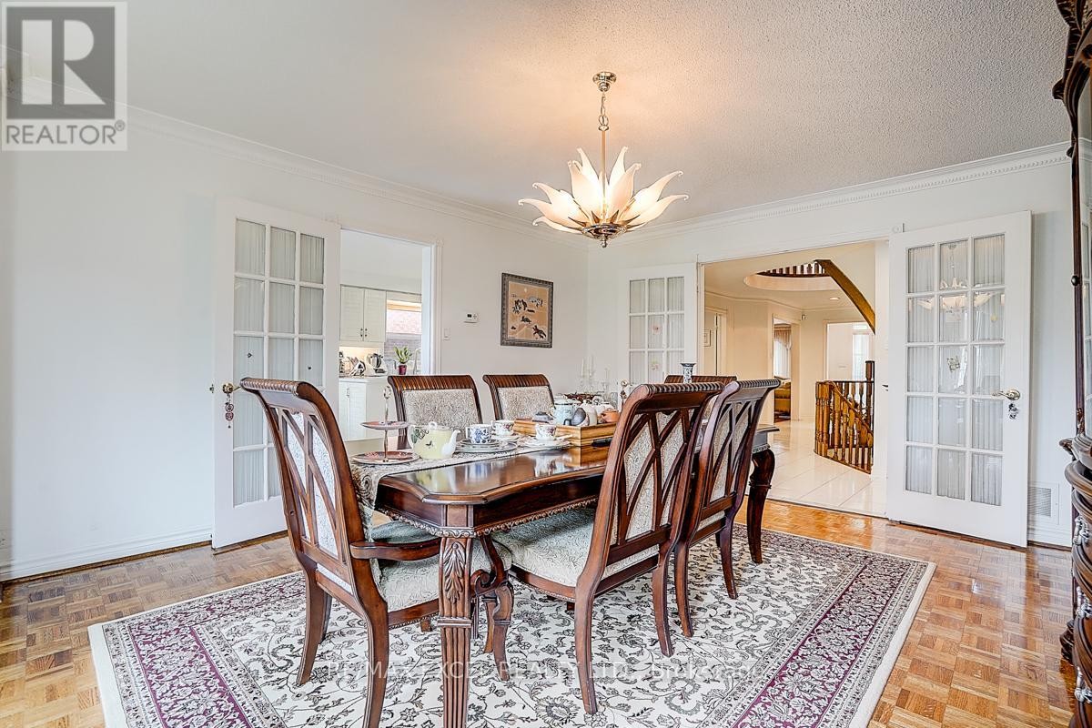 












10 BROOKSHILL CRESCENT

,
Richmond Hill (Bayview Hill),




Ontario
L4B3J1


