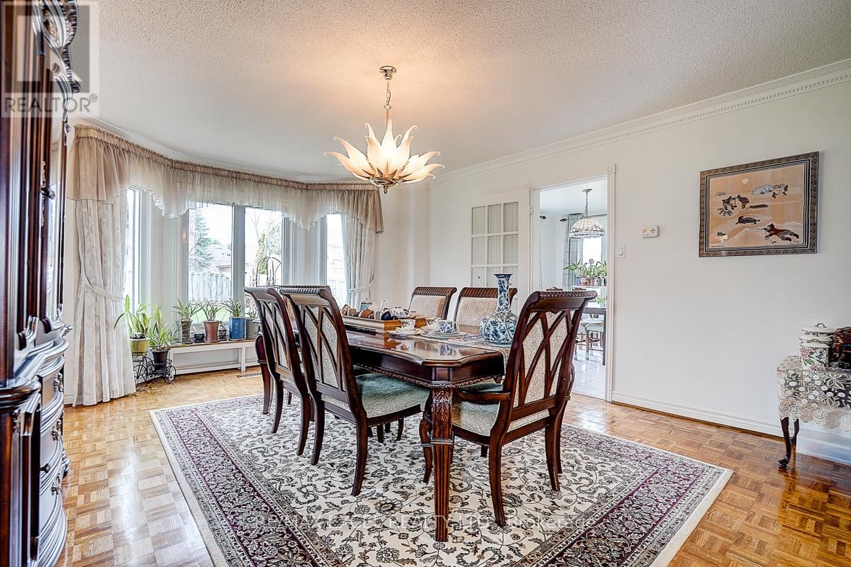 












10 BROOKSHILL CRESCENT

,
Richmond Hill (Bayview Hill),




Ontario
L4B3J1

