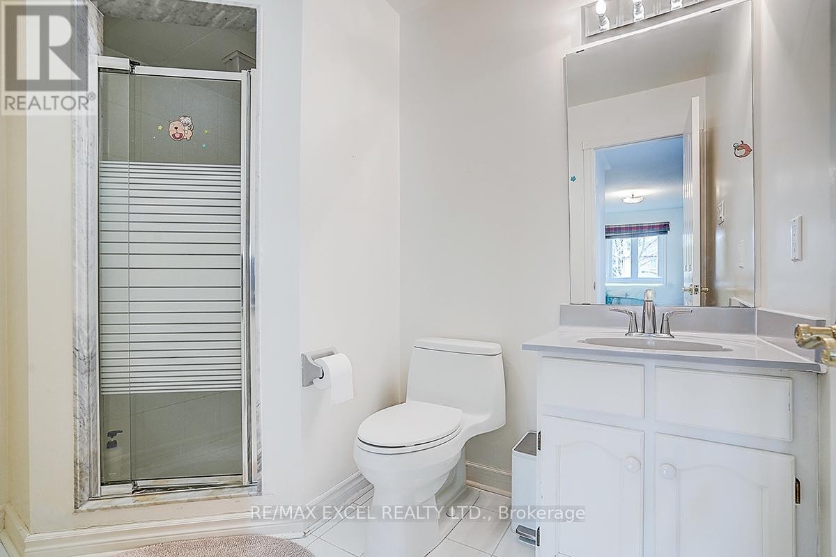 












10 BROOKSHILL CRESCENT

,
Richmond Hill (Bayview Hill),




Ontario
L4B3J1

