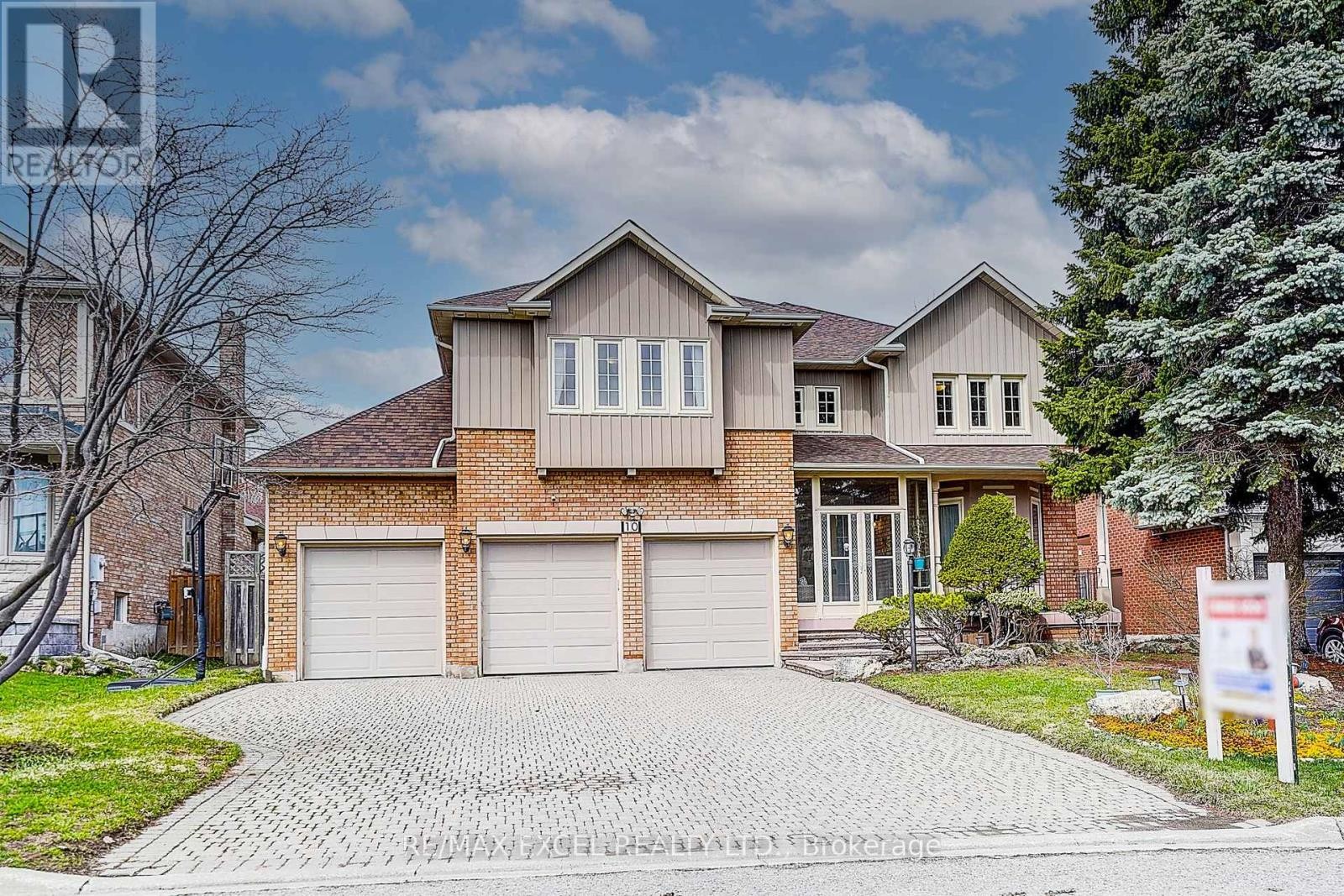 












10 BROOKSHILL CRESCENT

,
Richmond Hill (Bayview Hill),




Ontario
L4B3J1

