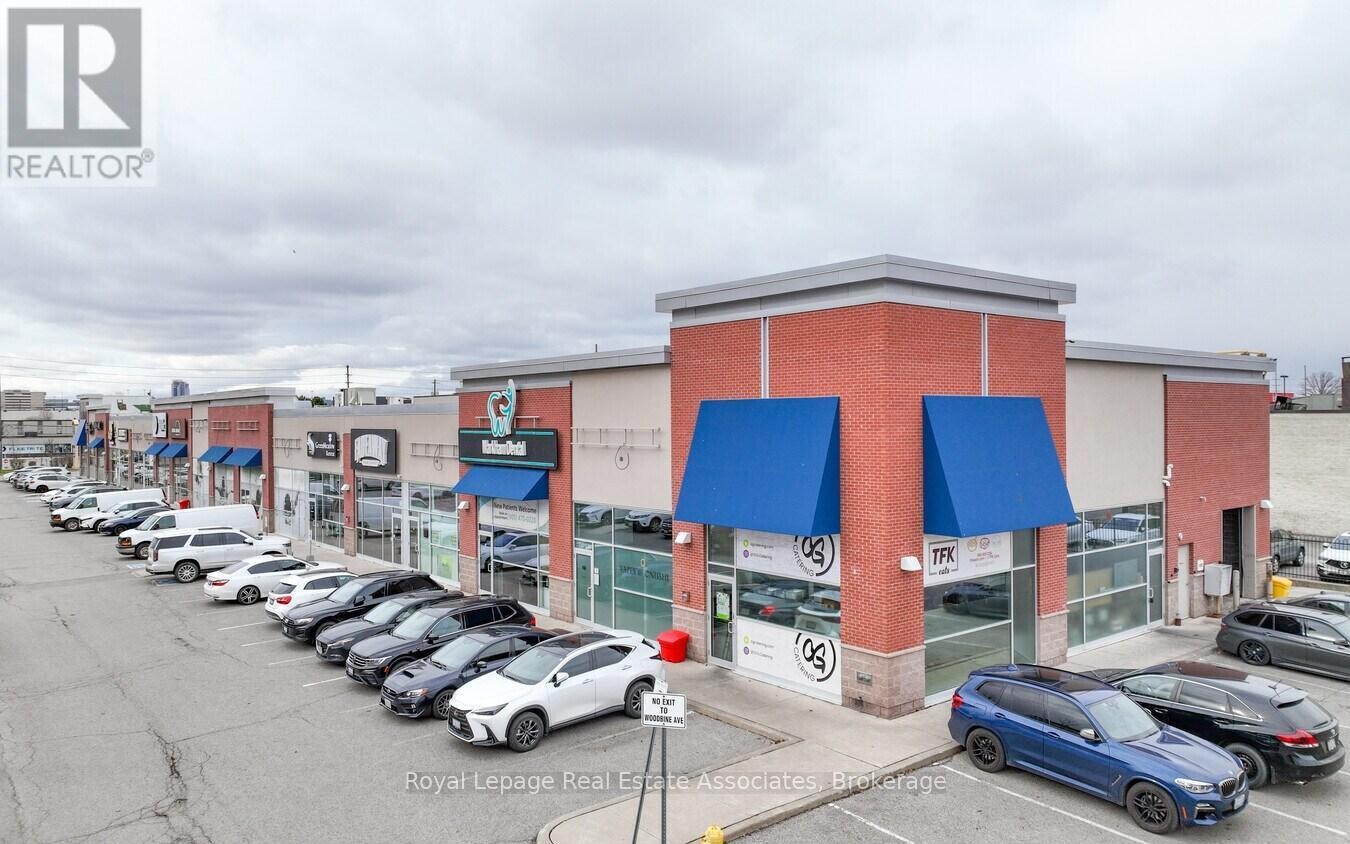 












4 - 8241 WOODBINE AVENUE

,
Markham (Buttonville),




Ontario
L3R2P1

