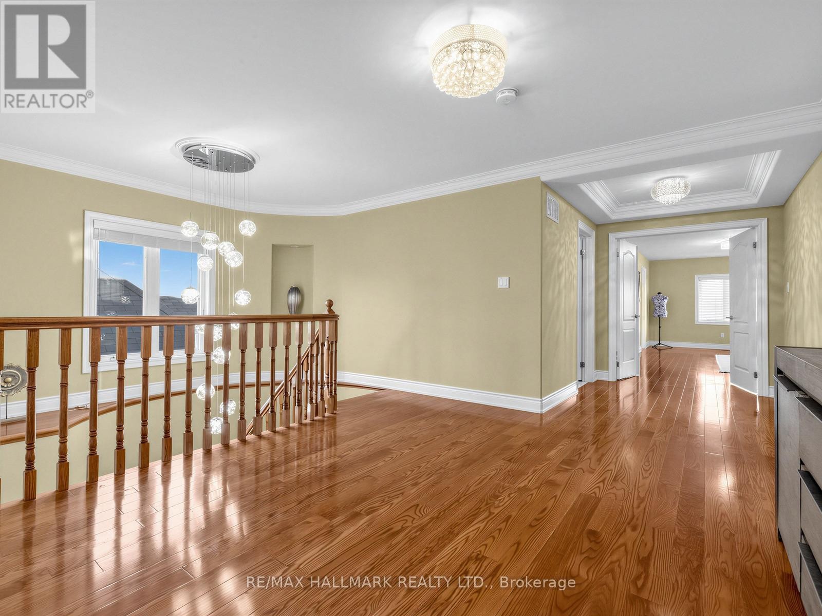 












69 B ELM GROVE AVENUE

,
Richmond Hill (Oak Ridges),




Ontario
L4E2V4

