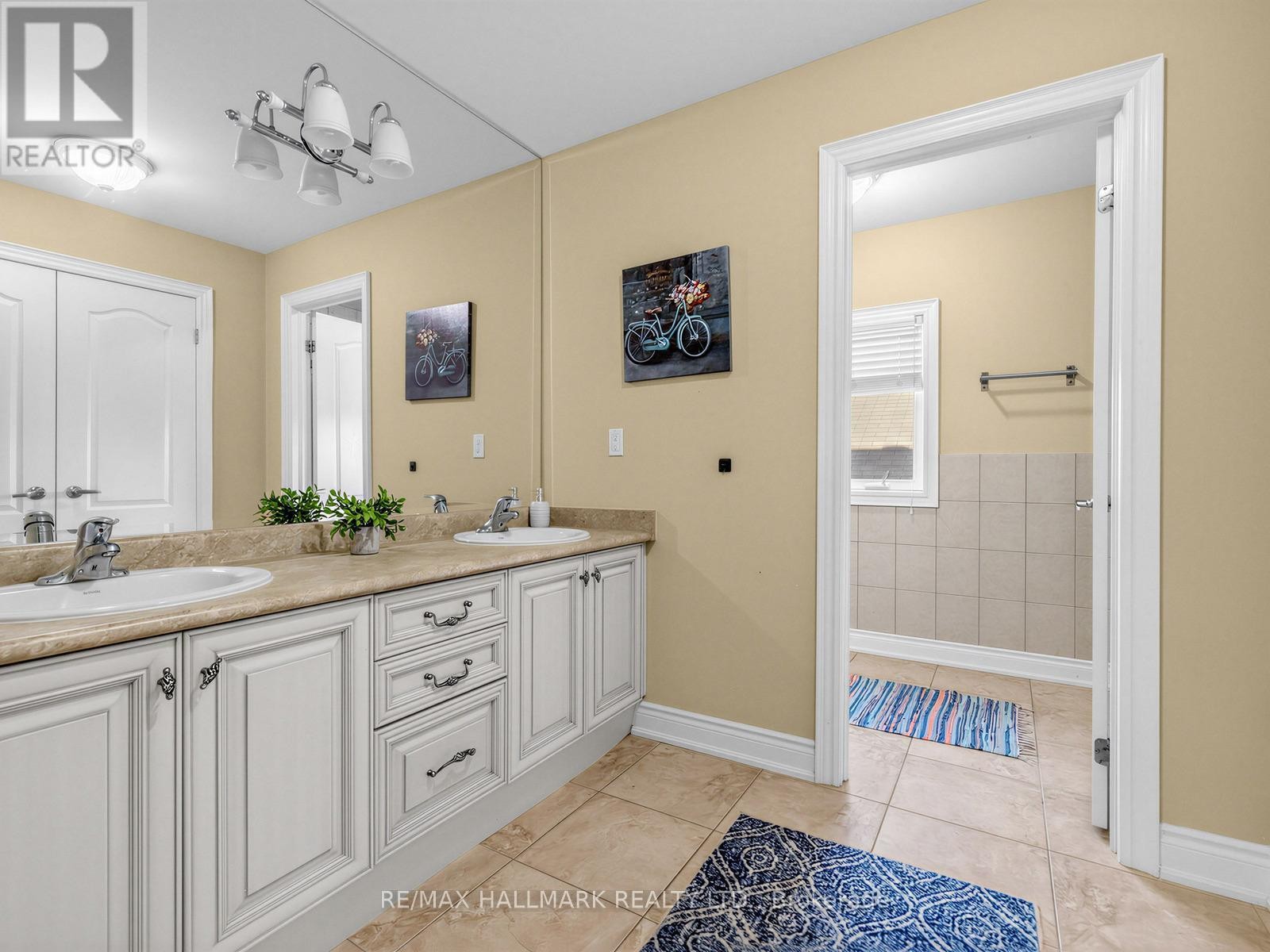 












69 B ELM GROVE AVENUE

,
Richmond Hill (Oak Ridges),




Ontario
L4E2V4

