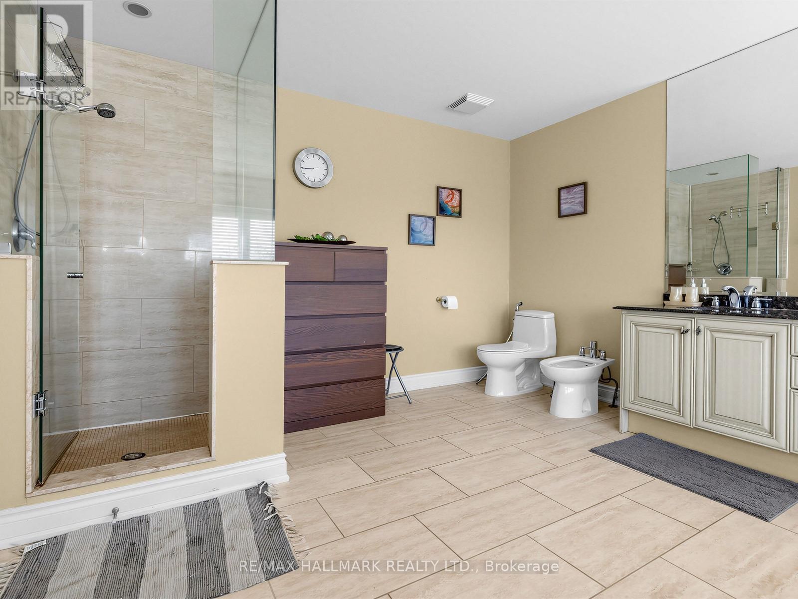 












69 B ELM GROVE AVENUE

,
Richmond Hill (Oak Ridges),




Ontario
L4E2V4

