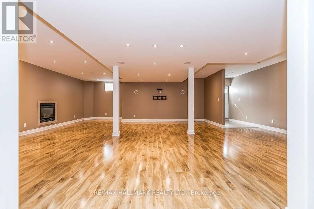 












69 B ELM GROVE AVENUE

,
Richmond Hill (Oak Ridges),




Ontario
L4E2V4

