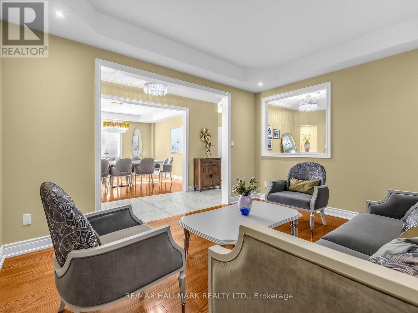 












69 B ELM GROVE AVENUE

,
Richmond Hill (Oak Ridges),




Ontario
L4E2V4

