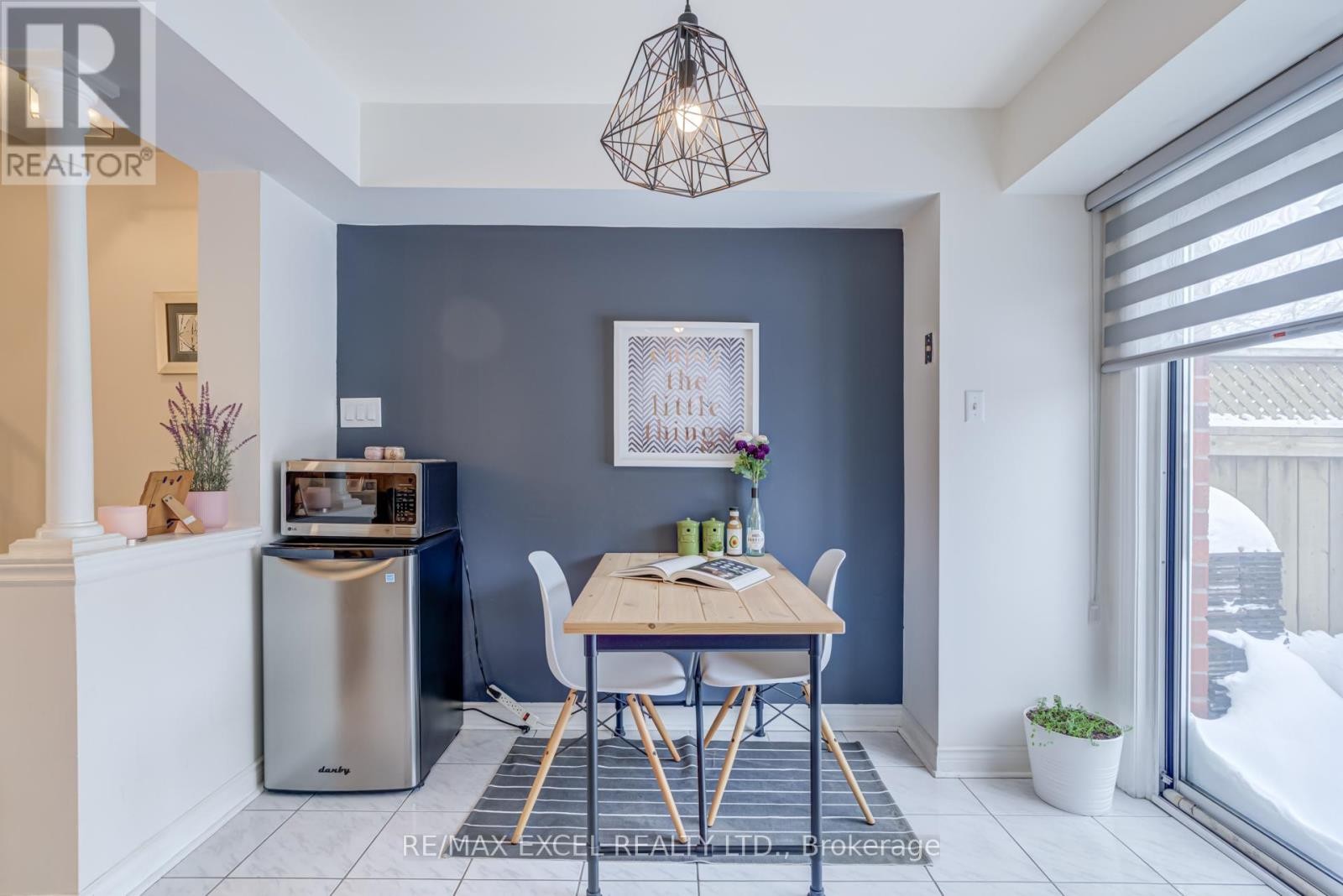 












37 - 18 CLARK AVENUE W

,
Vaughan (Crestwood-Springfarm-Yorkhill),




Ontario
L4J8H1

