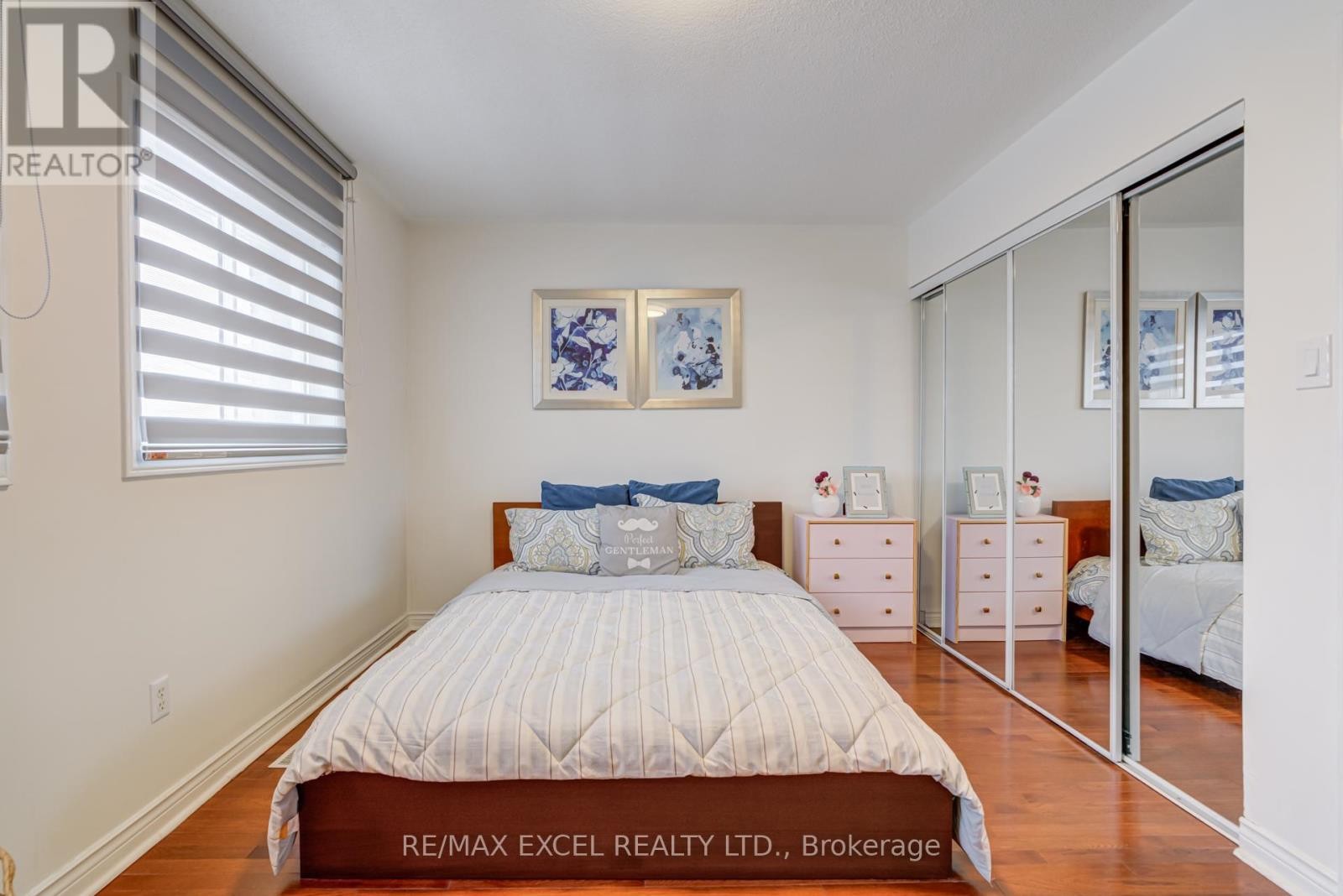 












37 - 18 CLARK AVENUE W

,
Vaughan (Crestwood-Springfarm-Yorkhill),




Ontario
L4J8H1

