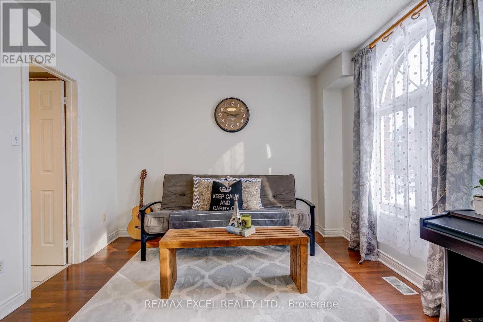 












37 - 18 CLARK AVENUE W

,
Vaughan (Crestwood-Springfarm-Yorkhill),




Ontario
L4J8H1

