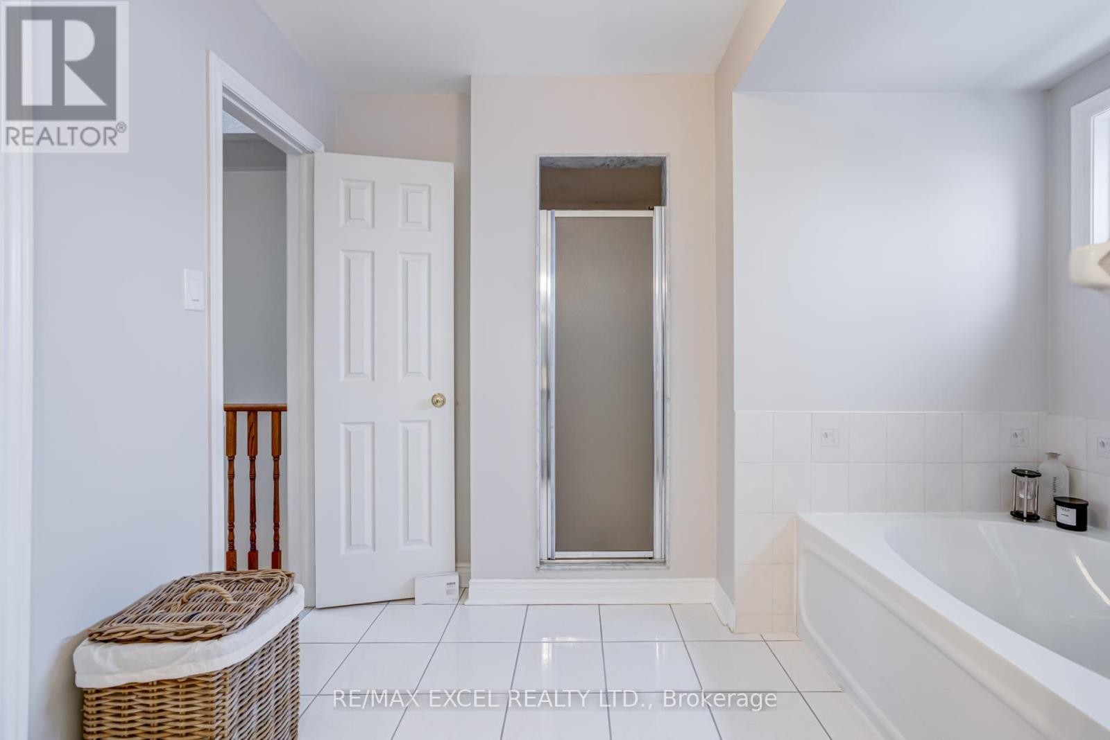 












37 - 18 CLARK AVENUE W

,
Vaughan (Crestwood-Springfarm-Yorkhill),




Ontario
L4J8H1

