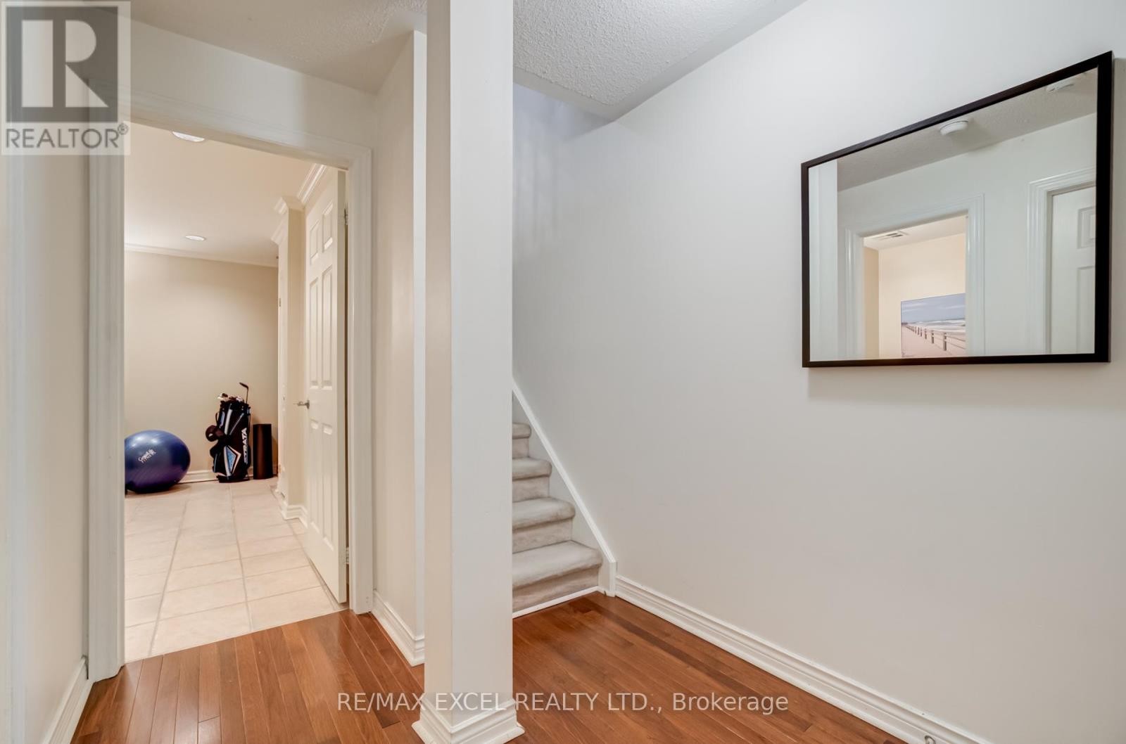 












37 - 18 CLARK AVENUE W

,
Vaughan (Crestwood-Springfarm-Yorkhill),




Ontario
L4J8H1

