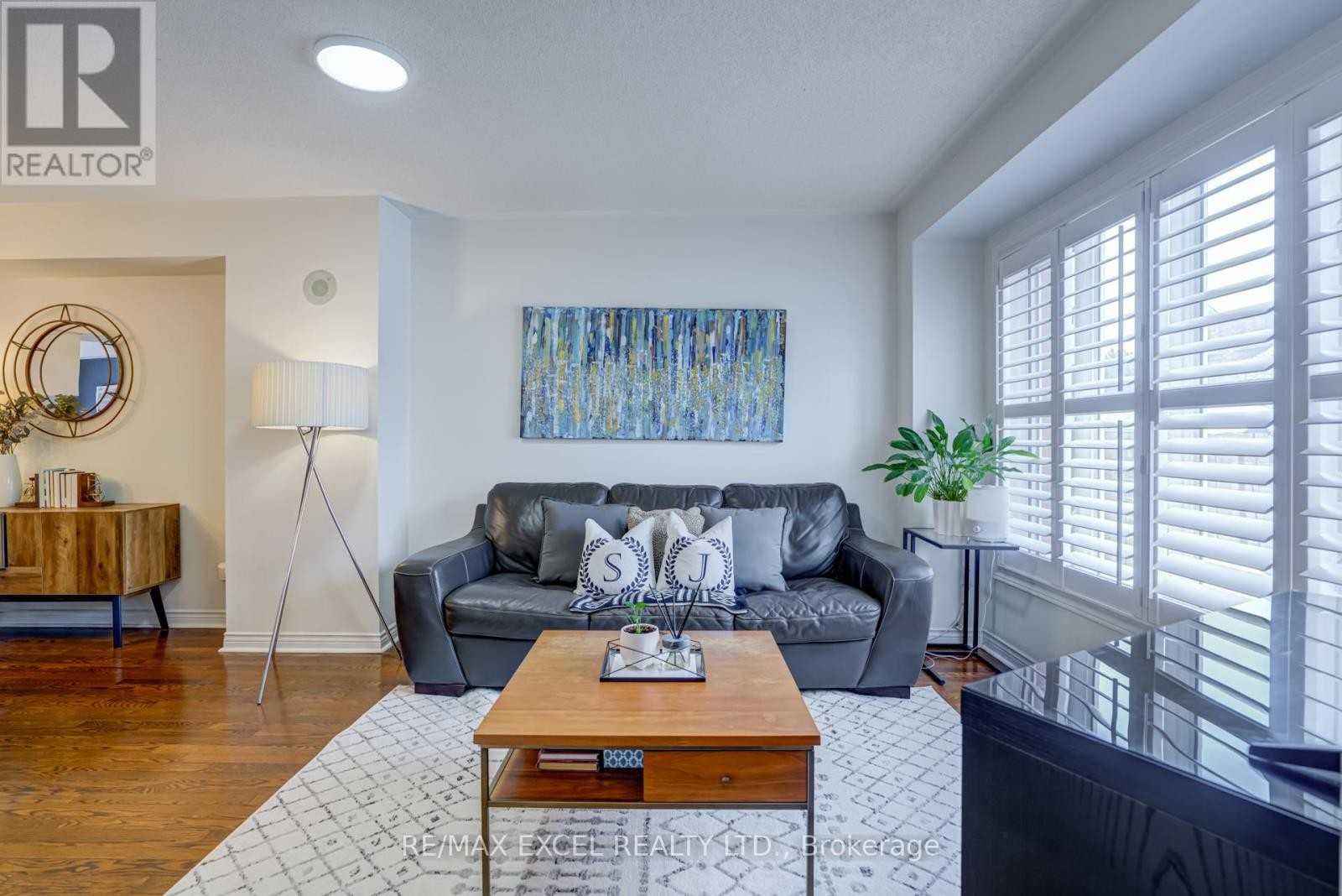 












37 - 18 CLARK AVENUE W

,
Vaughan (Crestwood-Springfarm-Yorkhill),




Ontario
L4J8H1

