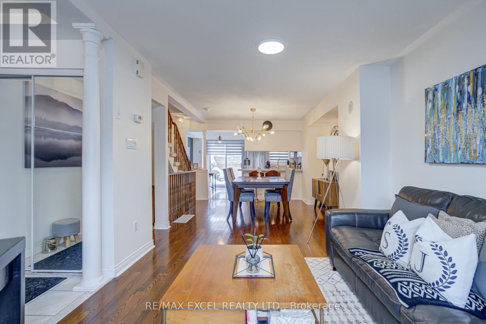 












37 - 18 CLARK AVENUE W

,
Vaughan (Crestwood-Springfarm-Yorkhill),




Ontario
L4J8H1

