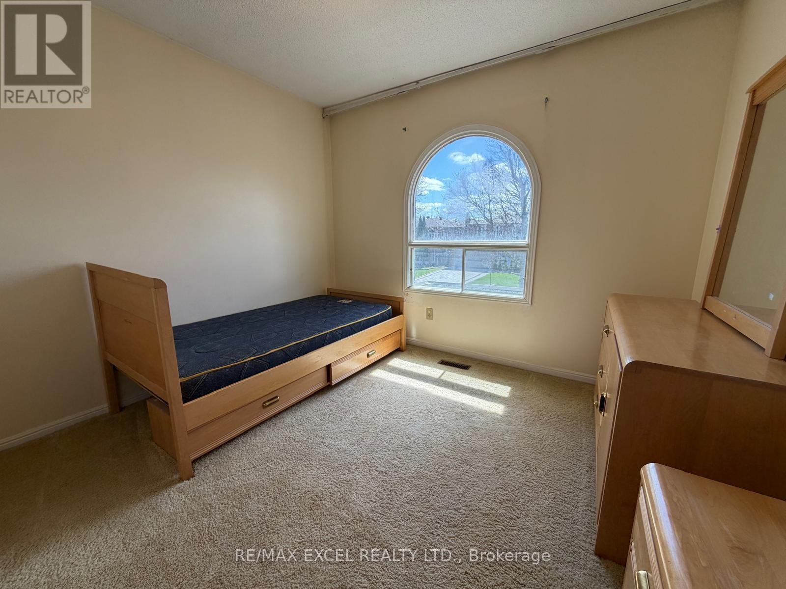 












94 PEPPERELL CRESCENT

,
Markham (Milliken Mills West),




Ontario
L3R3G8

