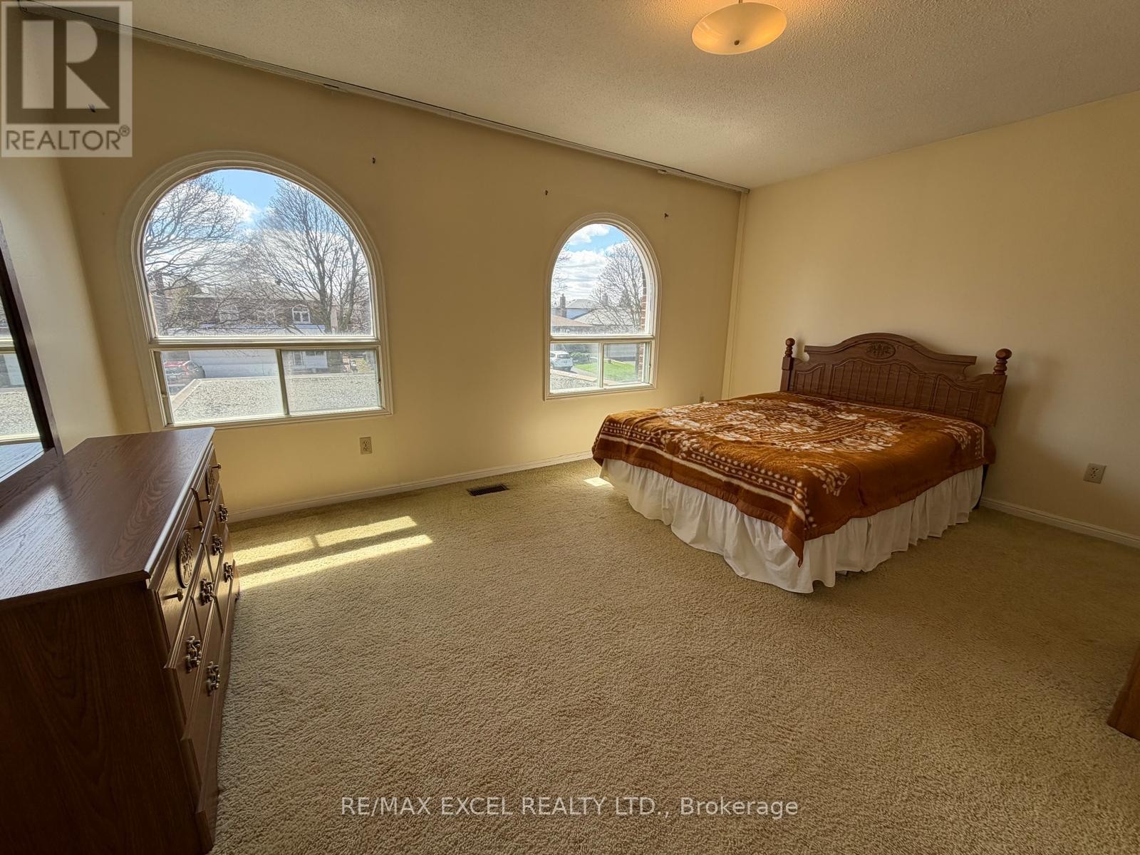 












94 PEPPERELL CRESCENT

,
Markham (Milliken Mills West),




Ontario
L3R3G8

