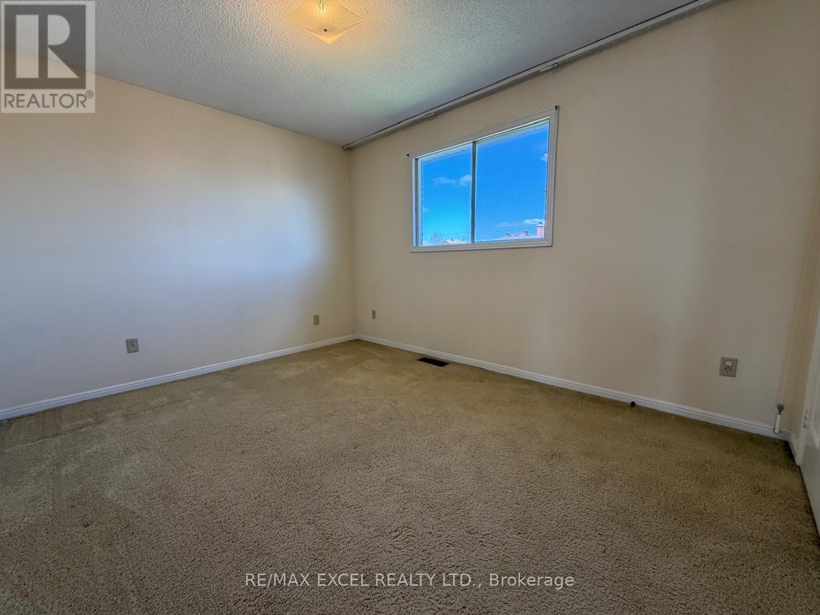 












94 PEPPERELL CRESCENT

,
Markham (Milliken Mills West),




Ontario
L3R3G8

