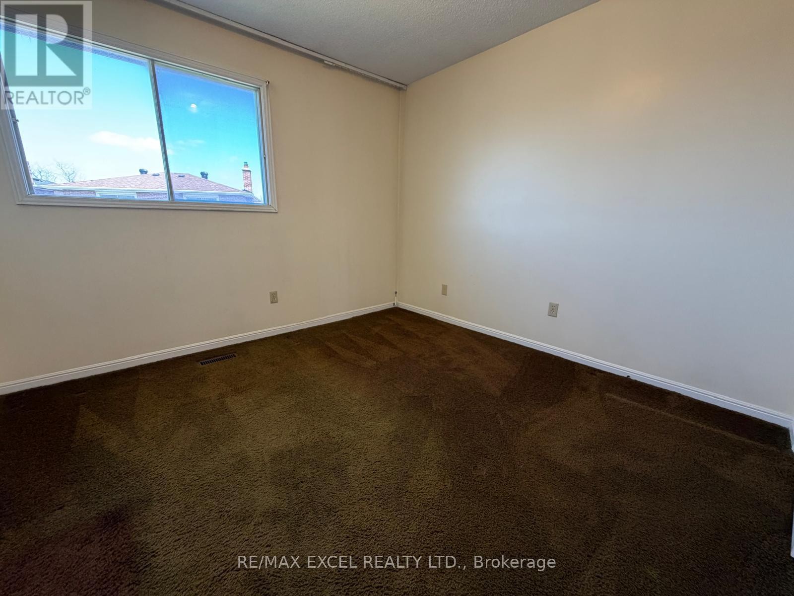 












94 PEPPERELL CRESCENT

,
Markham (Milliken Mills West),




Ontario
L3R3G8

