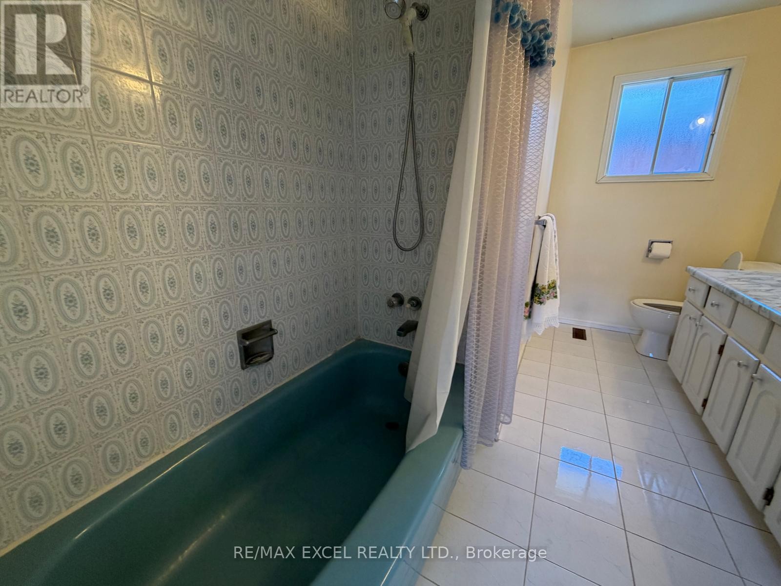 












94 PEPPERELL CRESCENT

,
Markham (Milliken Mills West),




Ontario
L3R3G8

