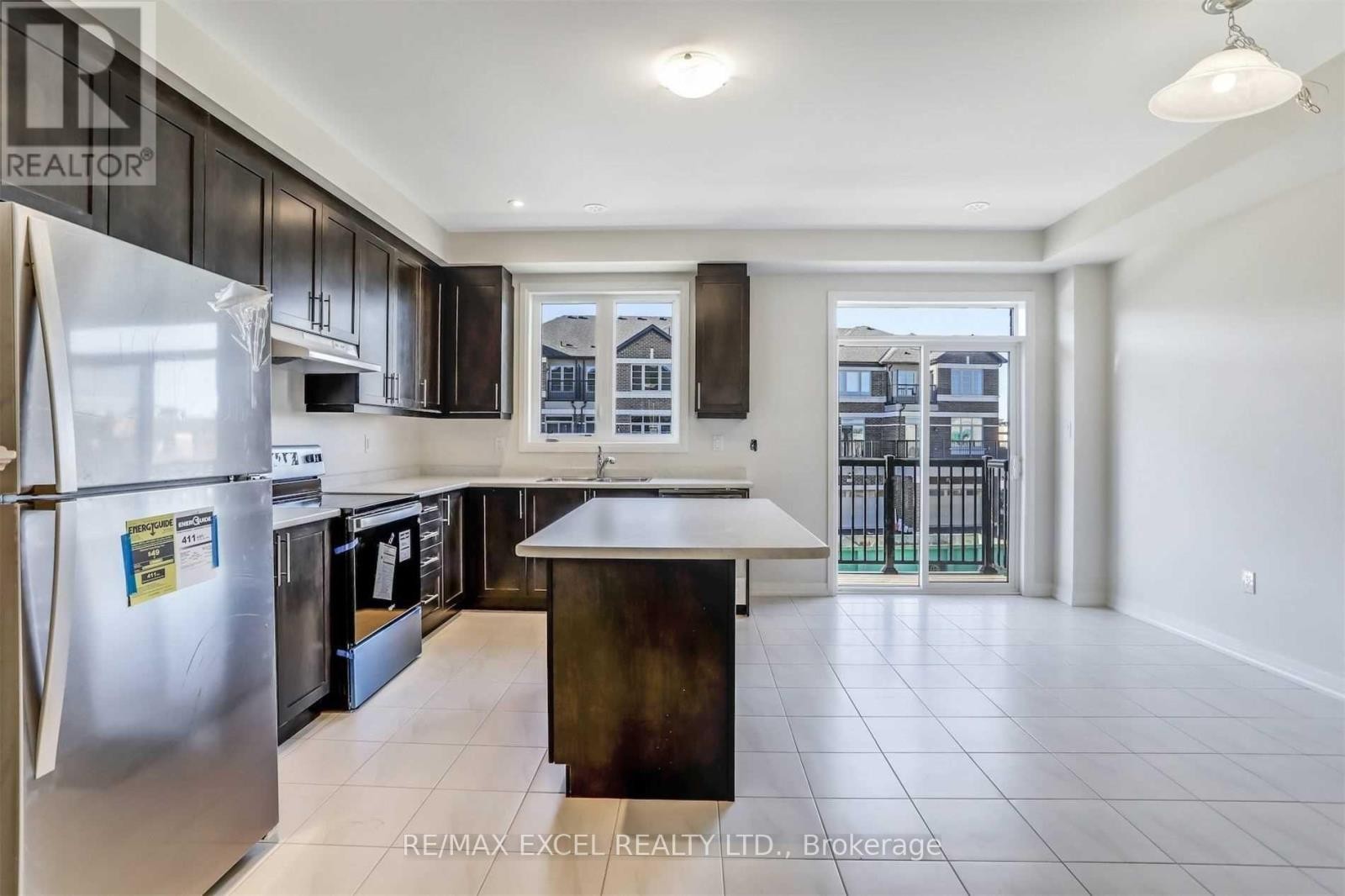 












40 SISSONS WAY

,
Markham (Cedar Grove),




Ontario
L6B0S1

