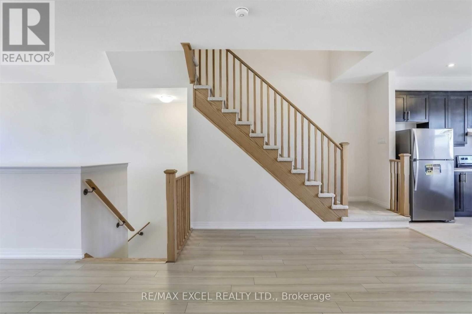 












40 SISSONS WAY

,
Markham (Cedar Grove),




Ontario
L6B0S1

