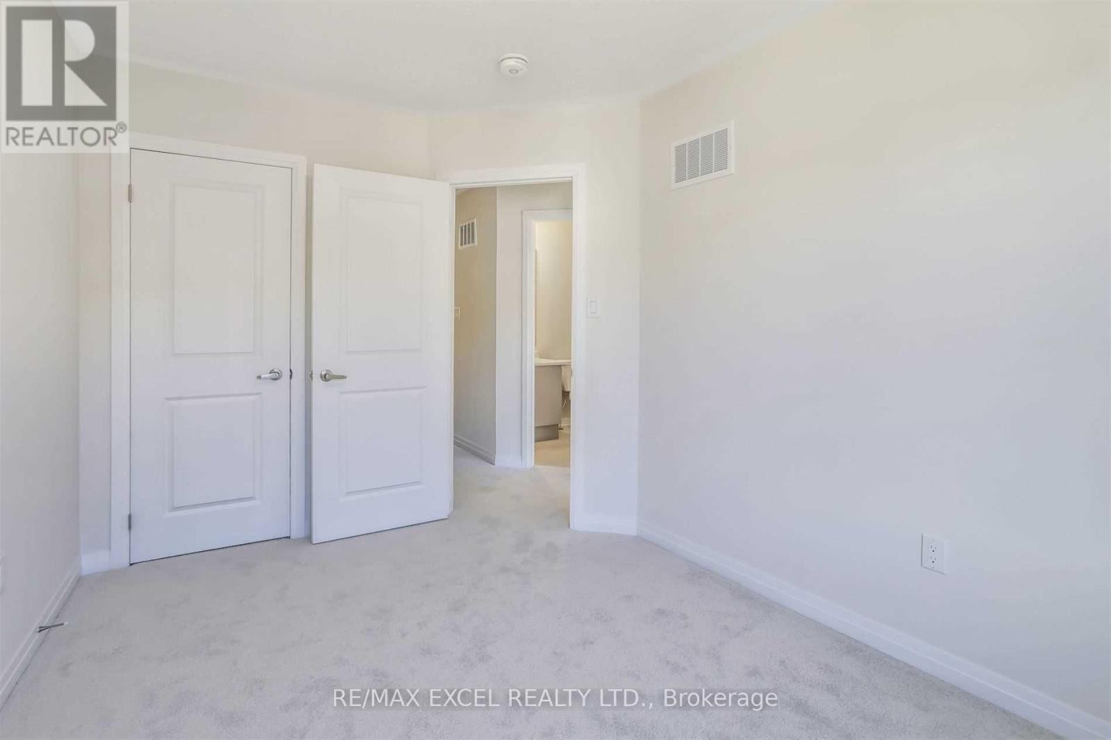 












40 SISSONS WAY

,
Markham (Cedar Grove),




Ontario
L6B0S1

